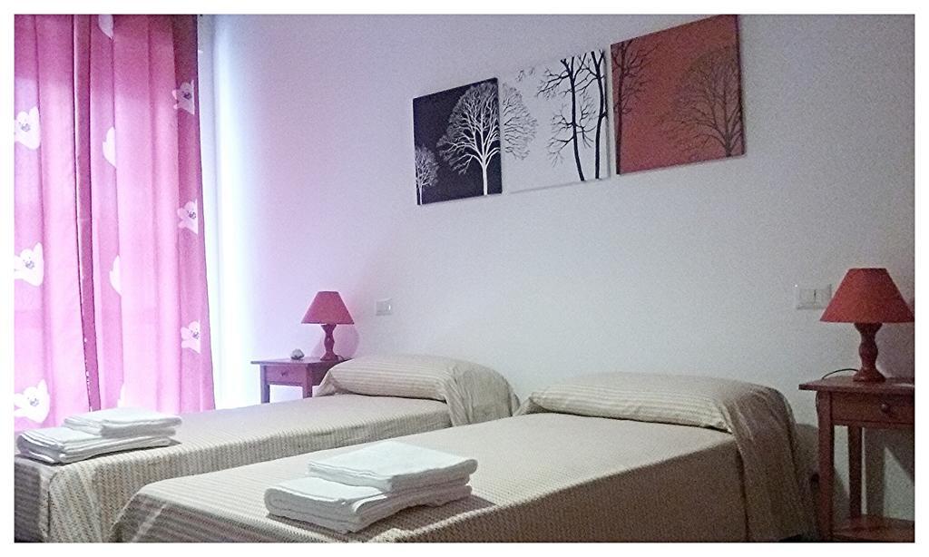 Flamingo B&B Cagliari Phòng bức ảnh
